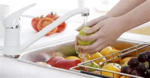 Vệ sinh hoa quả đúng cách trước khi bảo quản